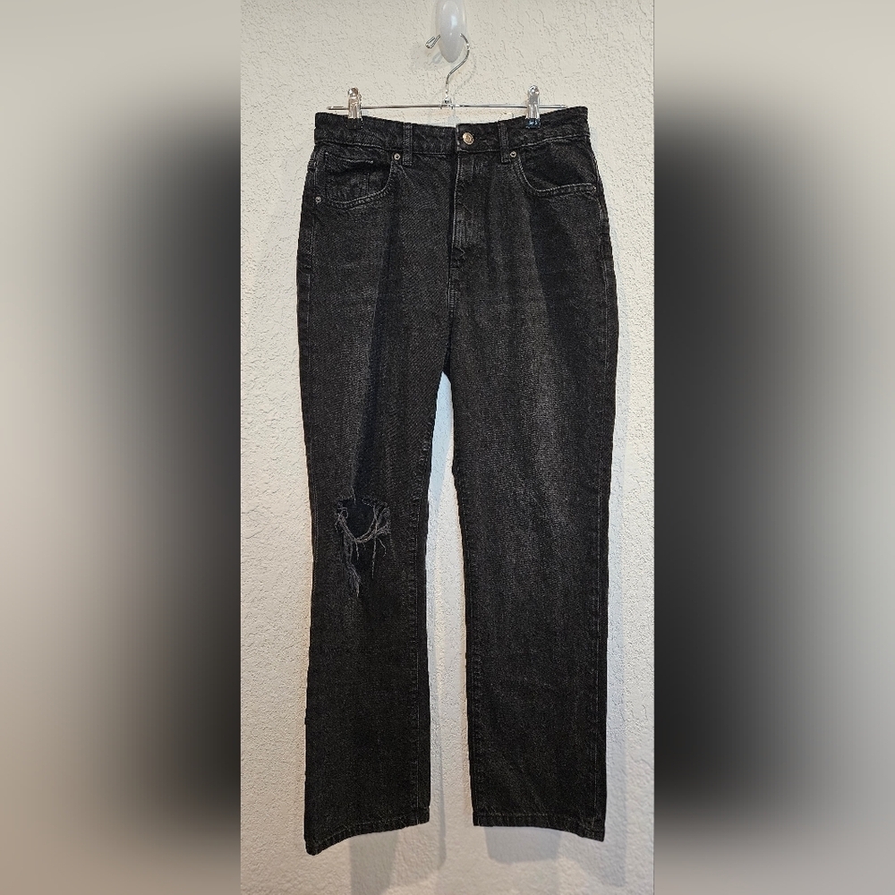 SO Junior's Black High-Rise Straight Distressed Jeans size 11